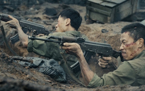'Mưa đỏ' vượt doanh thu 'Địa đạo', cán mốc 189 tỷ đồng chỉ sau gần một tuần ra rạp