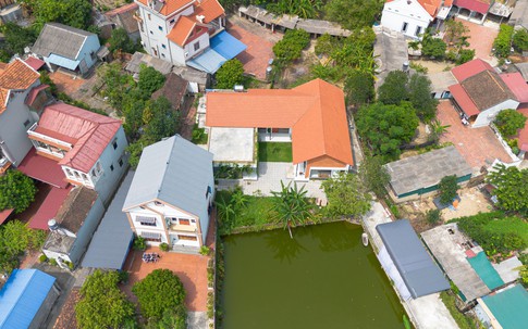 Thiết kế nhà cấp 4 hiện đại vẫn giữ được vườn và ao phía trước
