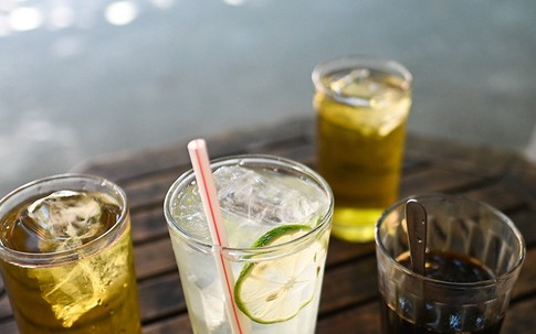 Ngày chỉ bán được 9 ly nước, chủ quán cà phê ‘vỡ mộng'