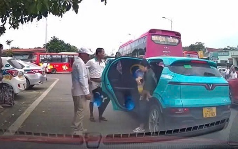 Vụ chặn taxi công nghệ ở bến xe Thái Nguyên: Trách nhiệm của đơn vị quản lý ra sao?
