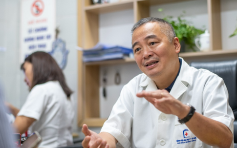 PGS Nguyễn Lân Hiếu chỉ ra 2 nhược điểm của các bác sĩ nội trú khi chọn chuyên ngành: Không nên a dua và cũng đừng cố đấm ăn xôi