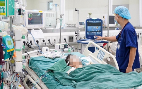 Uống nhầm ống thuốc treo ở nhà vệ sinh, bé gái 10 tuổi rơi vào nguy kịch