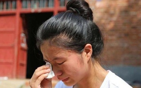 5 anh em cãi nhau ngay sau đám tang bố vì 60 triệu tiền phúng viếng