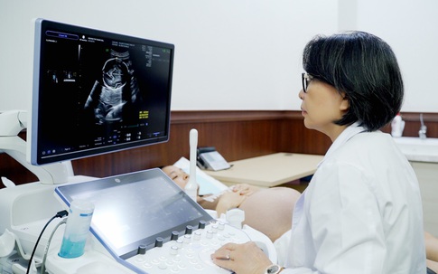 'Phép màu' từ y học bào thai: Cứu sống cặp song thai mắc hội chứng truyền máu hiếm gặp