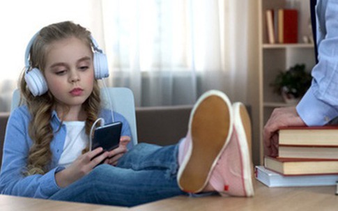 Cha mẹ sẽ trả giá đắt khi về già nếu chỉ chăm chăm nuôi con học giỏi mà quên dạy 1 điều