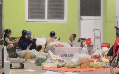Chủ tịch UBND TP Hà Nội yêu cầu các Sở, ban, ngành khẩn trương vào cuộc vụ rau trôi nổi được phù phép nguồn gốc để đưa vào bếp ăn nhiều trường học