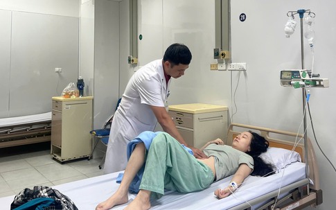 Người phụ nữ 29 tuổi chảy máu dạ dày thừa nhận một sai lầm nhiều bạn trẻ Việt mắc phải