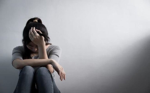 Tận tụy chăm mẹ chồng nằm viện, tôi rơi nước mắt cay đắng trước câu nói của bà với người lạ