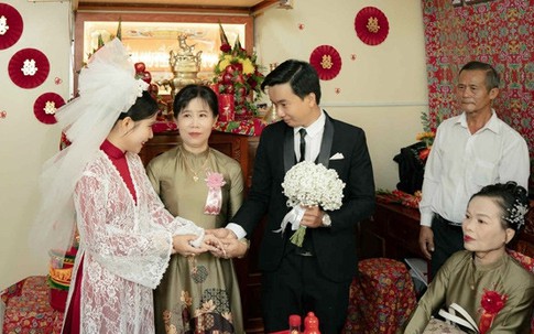 Cô dâu An Giang tổ chức đám cưới giống mẹ 30 năm trước, quan khách khen nức nở