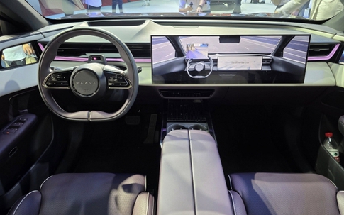 Xe gầm cao SUV hạng B giá 380 triệu đồng của Mazda đẹp long lanh, màn hình 26 inch, rẻ chỉ ngang Kia Morning, Hyundai Grand i10 có gì đặc biệt khi bán ở Trung Quốc?