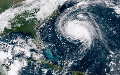 Tin sáng 1/10: Biển Đông lại sắp đón bão số 11? Phát hiện hạt hồng xiêm bị 'bỏ quên' hơn 10 năm trong phế quản