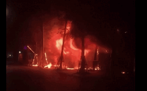 Hà Nội: Cửa hàng kinh doanh bốc cháy ngùn ngụt lúc rạng sáng ở đường Xuân Diệu