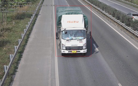 Hà Nội: Danh sách 30 trường hợp vượt đèn đỏ bị Camera AI 'bắt tại trận' ngày 11/1