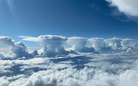 Phi công chụp lại hình ảnh sốc ở độ cao 150km từ cửa sổ máy bay