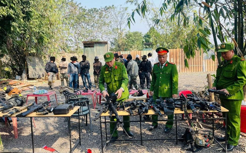 Sử dụng dụng cụ giống súng chơi “đánh trận giả”, nhóm thanh niên bị xử lý