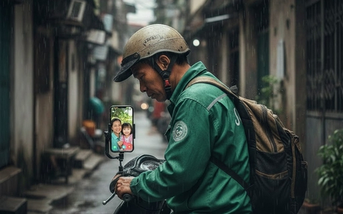 Gắn mác "giám đốc", nhưng tôi phải âm thầm chạy xe ôm kiếm sống qua ngày