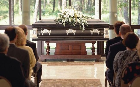 Làm thế nào để hết hơi lạnh khi đi đám ma xong?