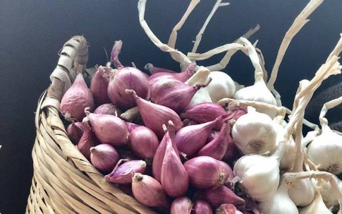 Cách chọn mua và giữ hành, tỏi khô không mốc hiệu quả, đơn giản