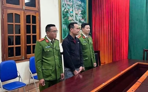 Tạm giữ hình sự tài xế xe khách lao xuống cống khiến 4 người thương vong ở Sơn La