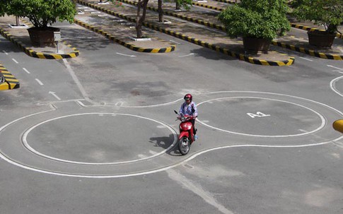 Bằng lái xe A1 – bằng lái xe cơ bản thấp nhất, từ 2026 sẽ chạy được xe gì?