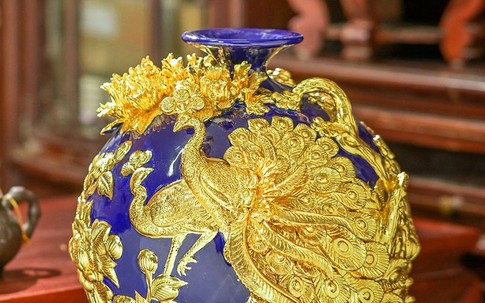 Bình hút tài lộc mạ vàng đắp nổi – quà biếu tặng sang trọng đẳng cấp để luôn được quý nhân nâng đỡ