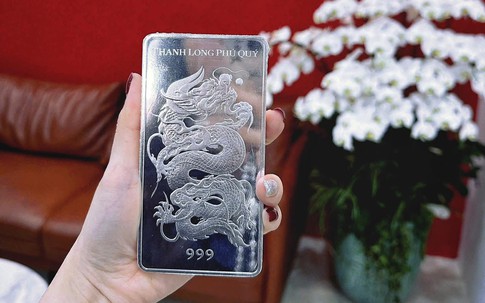 Giá bạc hôm nay (21/1): Thị trường trong nước hạ nhiệt, giá giao dịch lùi thêm khoảng 1 triệu đồng/kg