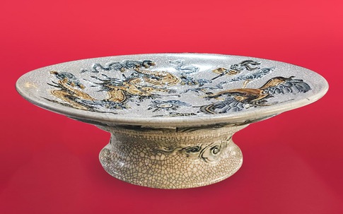 Mâm bồng để trước hay sau bát hương là đúng?