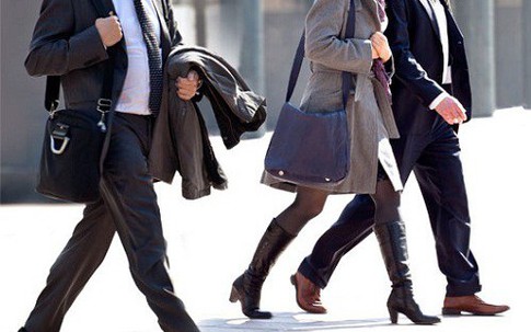 Tuổi thọ dài hay ngắn nhìn dáng đi là biết?: 7 đặc điểm của người có nguy cơ giảm tuổi thọ