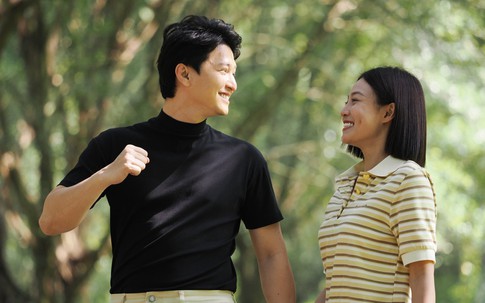 Ảnh hậu trường kết phim 'Cách em 1 milimet' khiến khán giả thêm 'lụy'