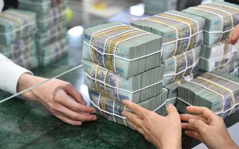 Gửi tiết kiệm 200 triệu đồng kỳ hạn 13 tháng: Bất ngờ số tiền nhận được