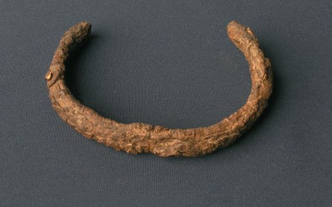 Phát hiện kim loại lạ đến từ bên ngoài hành tinh bên trong kho báu 3.000 năm tuổi