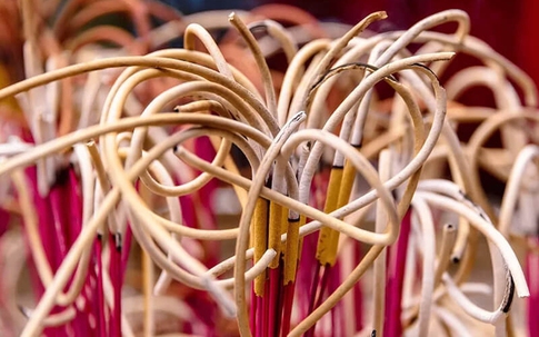 Tỉa chân nhang đón Tết 2026 vào ngày nào tốt nhất?