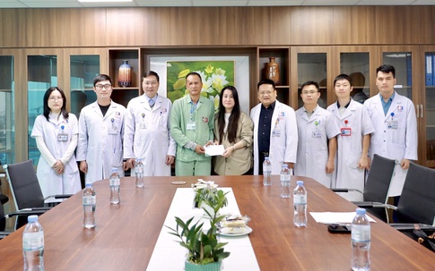 Phần quà tiếp sức đến người cha nghèo mắc bệnh ung thư hiếm