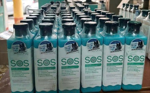 Mua sữa tắm cho 'thú cưng' trên mạng, nhiều người không ngờ dùng phải hàng giả quy mô lớn