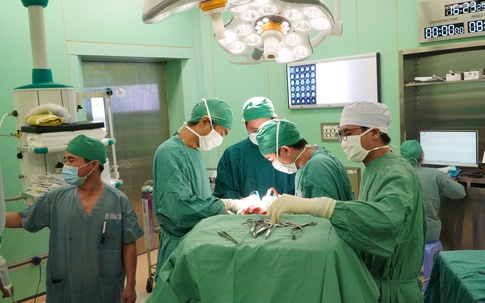 Đau đầu sau 2 ngày bị tai nạn, nam sinh đi khám phát hiện chấn thương sọ não