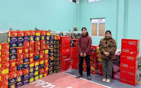 Hà Nội: Phá kho pháo lậu của nam tài xế xe tải, thu giữ hơn 6 tấn hàng cấm