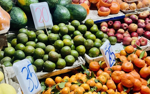 Một loại cam Việt giúp tăng đề kháng đang bán đầy chợ giá chỉ vài nghìn đồng/kg