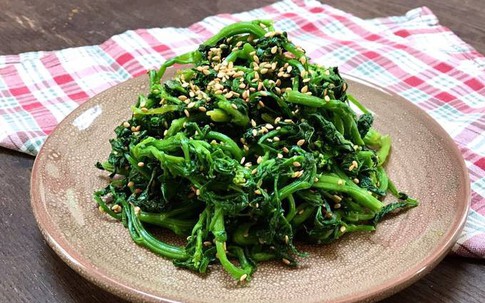 Loại rau chỉ 10 nghìn đồng/bó ở chợ Việt, được thế giới tôn vinh, có khả năng hỗ trợ phòng ung thư, chế biến thành nhiều món ngon
