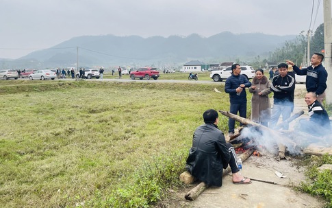'Cò đất' ùn ùn đổ về, ô tô đậu kín đường làng sau thông tin đề xuất khu công nghiệp VSIP 4