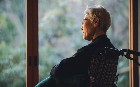 Cụ ông chu cấp cho con đến cạn tiền, tuổi già mới bắt đầu trả giá