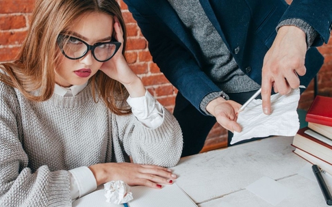 Thứ đáng sợ nhất không phải là thiếu tiền, chính 3 thứ này mới khiến bạn 'không ngóc đầu lên được'