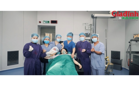 Bé trai 3,7kg chào đời an toàn sau ca mổ cấp cứu 'nghẹt thở' của các bác sĩ Bệnh viện 19-8