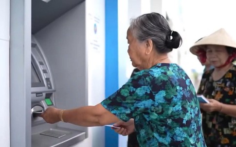 Áp lực kinh tế, nhiều người từ bỏ lương hưu khi về già