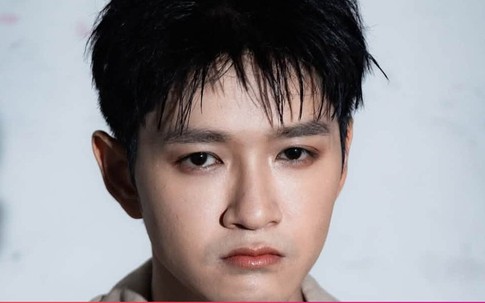 Ca sĩ ngất xỉu, thở oxy sau concert có 33 anh tài
