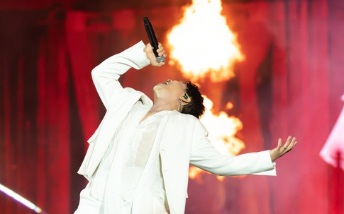 Đinh Mạnh Ninh bùng nổ trong concert Anh trai vượt ngàn chông gai 2026