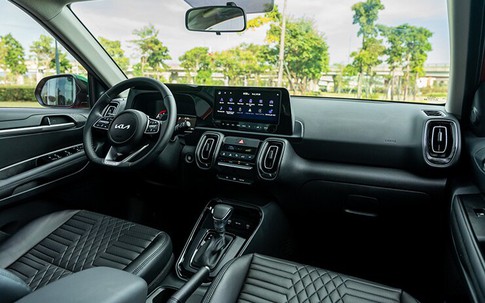 Giá lăn bánh Kia Sonet giảm sốc, SUV cỡ nhỏ rẻ hơn cả Kia Morning