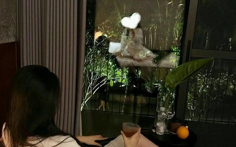 Về nhà lúc 10 giờ đêm, tôi bàng hoàng với thứ vợ đặt trên bàn cùng 200 triệu