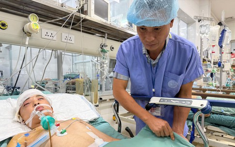 Mất thị lực vì khối u hốc mắt, nam sinh 16 tuổi cần được giúp đỡ để sớm phẫu thuật