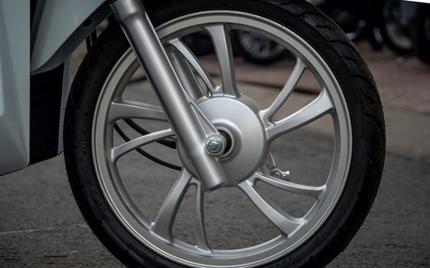 Trải nghiệm xe ga giá 24 triệu đồng động cơ 50cc thiết kế trẻ trung, cốp rộng, siêu tiết kiệm xăng