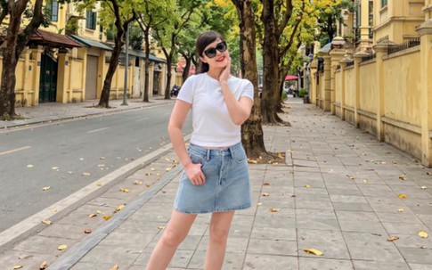 Vẻ ngoài gây chú ý của 'Táo bà' Vân Dung ở tuổi 51